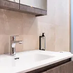 Apartament Comfort - 3 Min Walk To & Town - Iii *