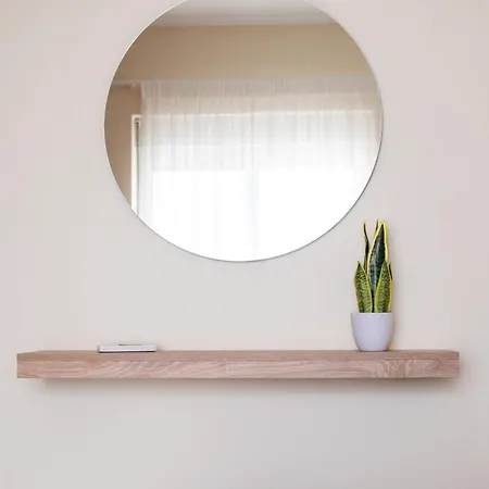 Town, 3 Min To - Kyma 3 *