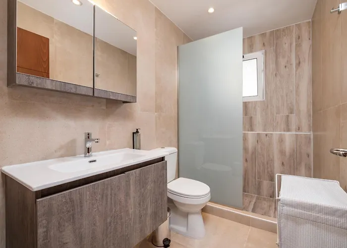 Town, 3 Min To - Kyma 3 *