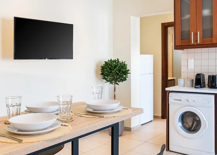 Town, 3 Min To - Kyma 3 *