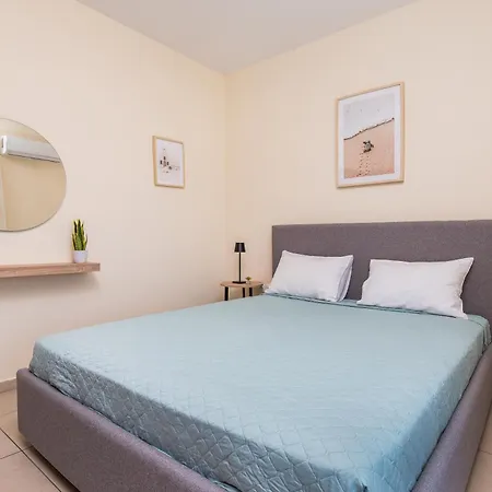 Town, 3 Min To - Kyma 3 Appartement *