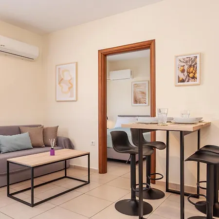 Town, 3 Min To - Kyma 3 Appartement *