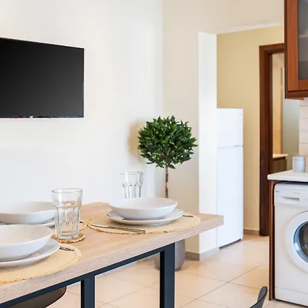 Town, 3 Min To - Kyma 3 *