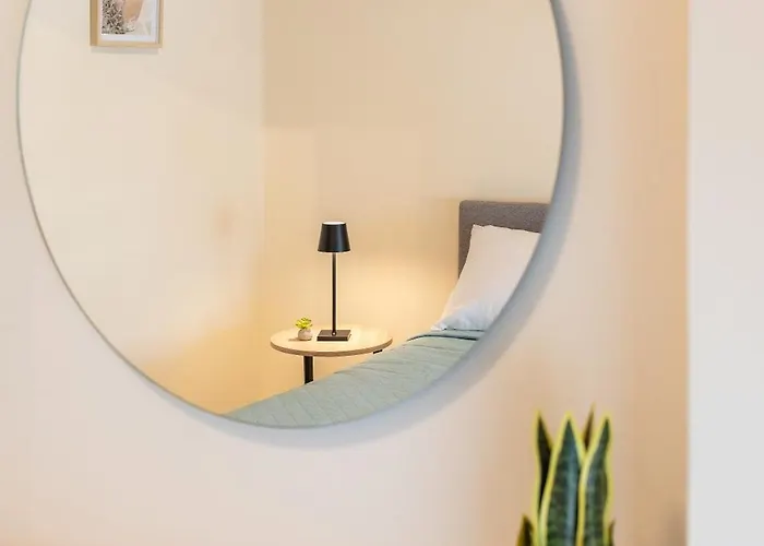 Comfort - 3 Min Walk To & Town - Iii Apartament