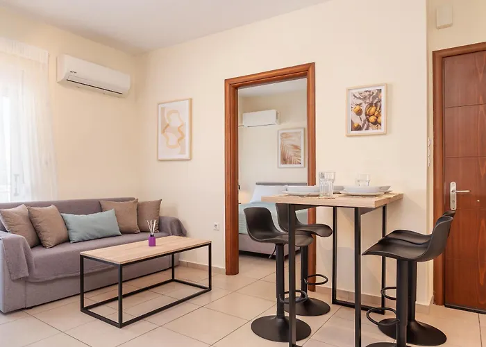 Town, 3 Min To - Kyma 3 Apartman *